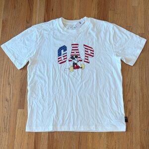 NWT GAP White Tee with Mickey Mouse and Flag Design